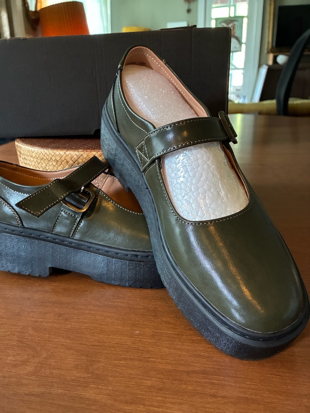 Mary Jane Olive Green Platform Shoes SZ 9